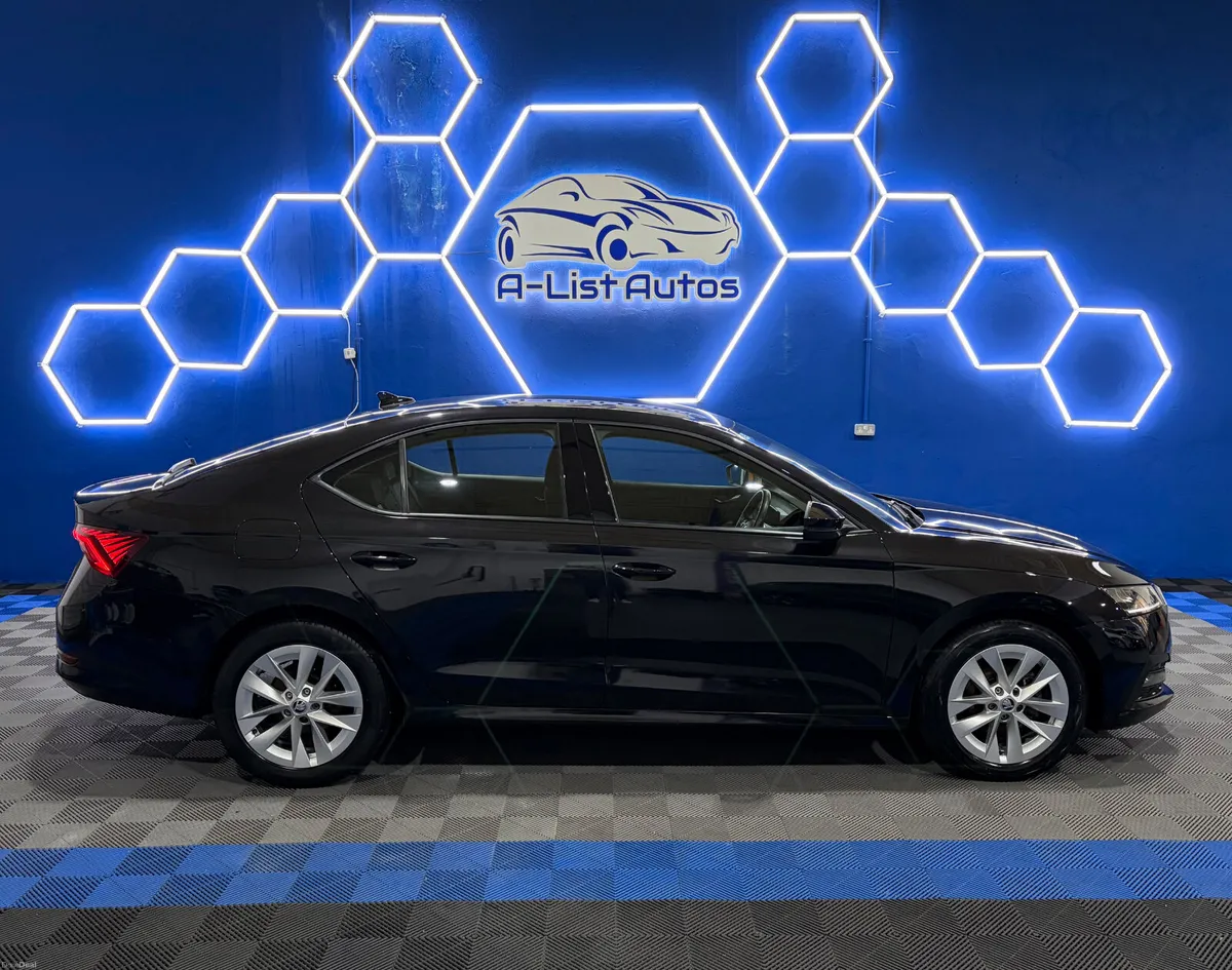 Skoda Octavia 2.0TDI Amb / FINANCE AVAILABLE - Image 2