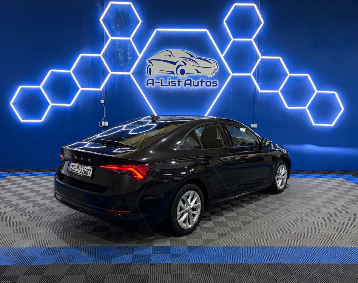 Skoda Octavia 2.0TDI Amb / FINANCE AVAILABLE - Image 3