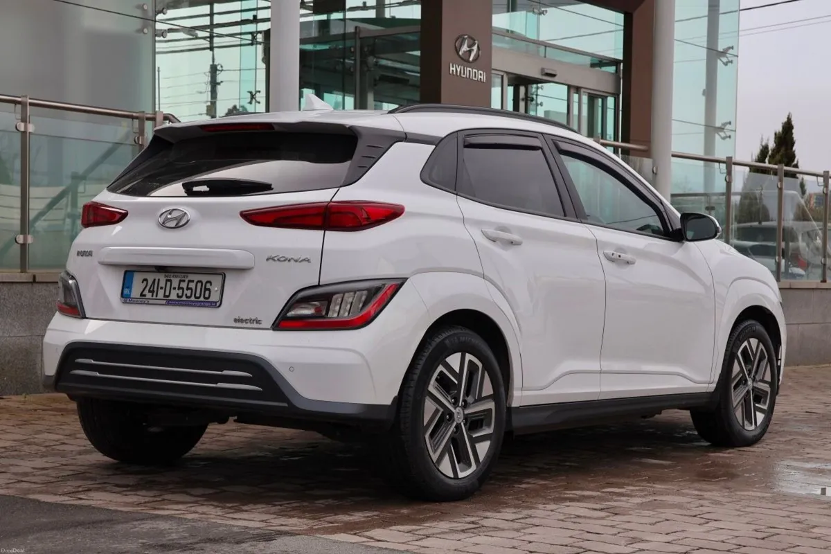 Hyundai KONA Kona EV Premium 64 kWh 450 km range - Image 3
