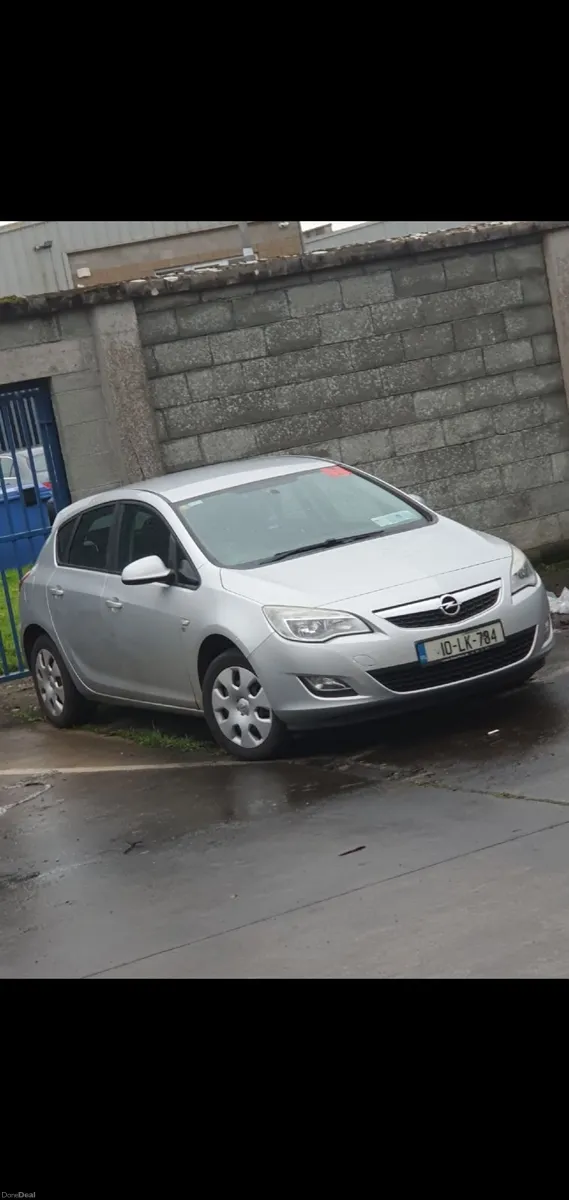 Opel Astra with new NCT - Image 1