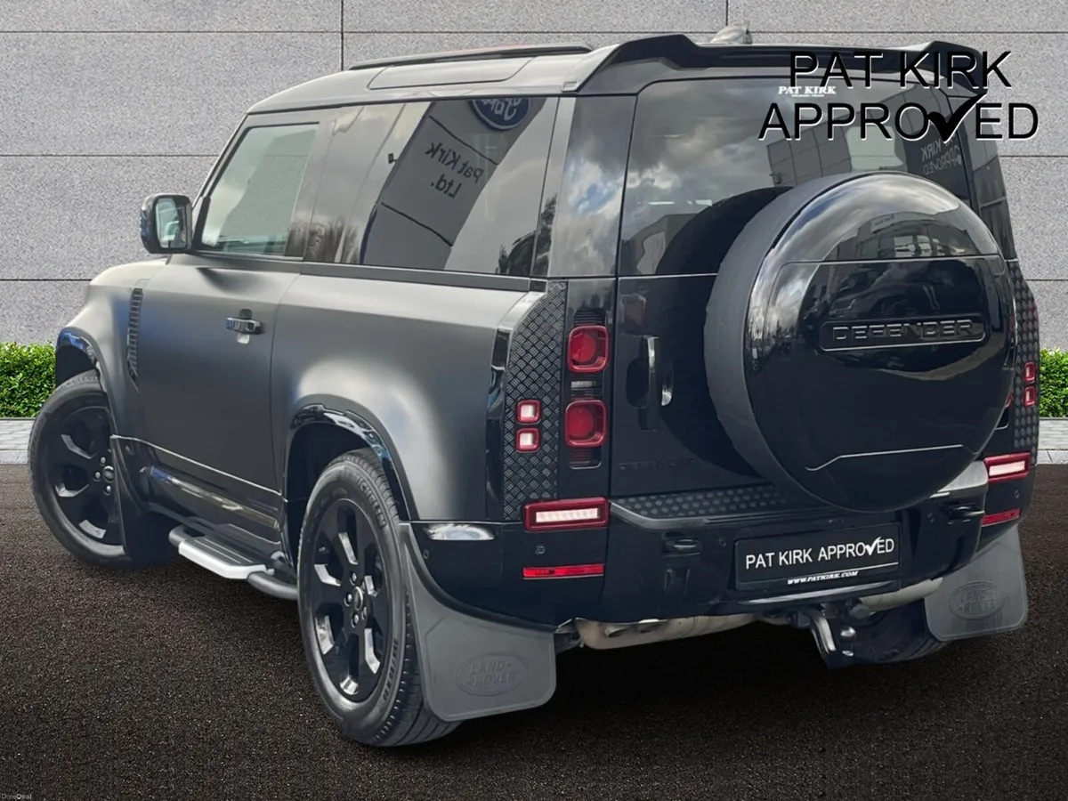 Land Rover Defender Diesel Estate X-Dynamic SE - Image 2