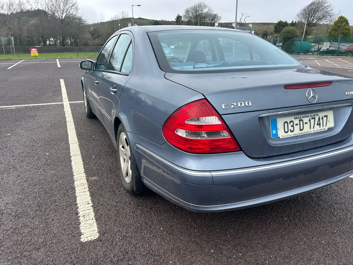Mercedes E 200 petrol new NCT 2003. - Image 4