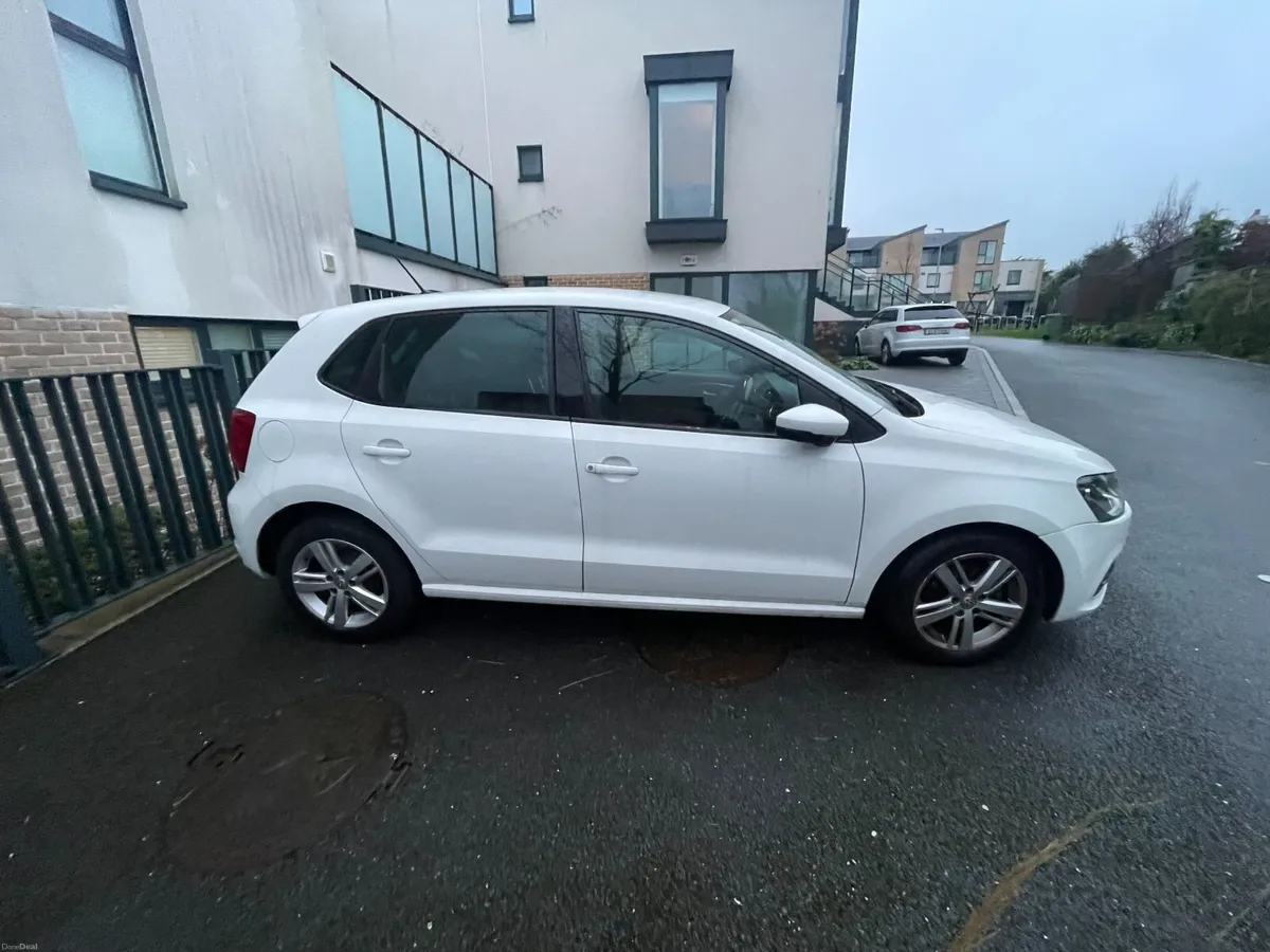 Volkswagen Polo 2016 - Image 2