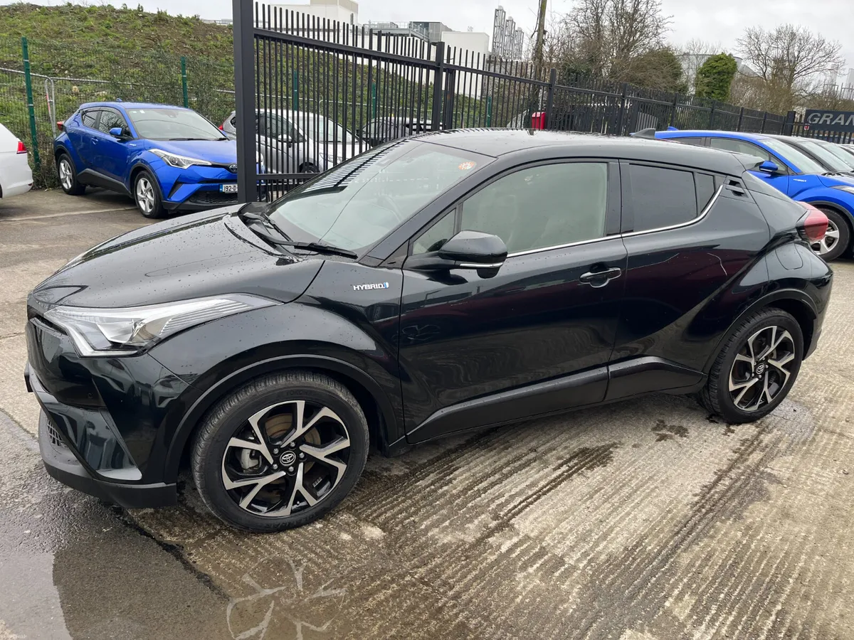 TOYOTA C-HR 2019, 1.8 HYBRID AUTO LOW KM HIGH SPEC - Image 4