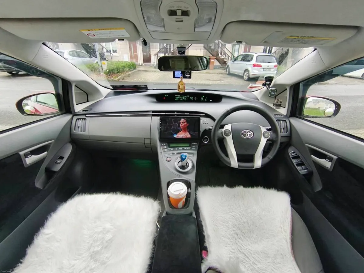 TOYOTA PRIUS 2011- 223000 KM - Image 2
