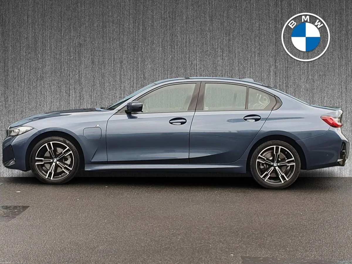 BMW 3-Series 330e M Sport Saloon - Image 4
