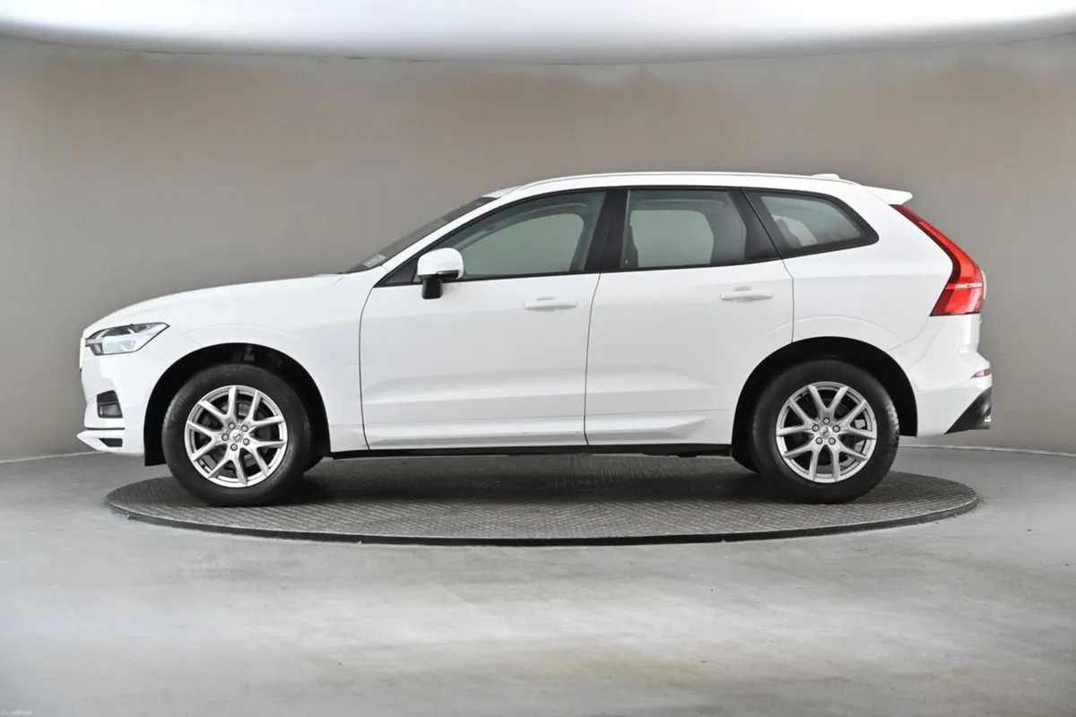 Volvo XC60 2.0 D4 AWD MOMENTUM **FULL LEATHER** - Image 5