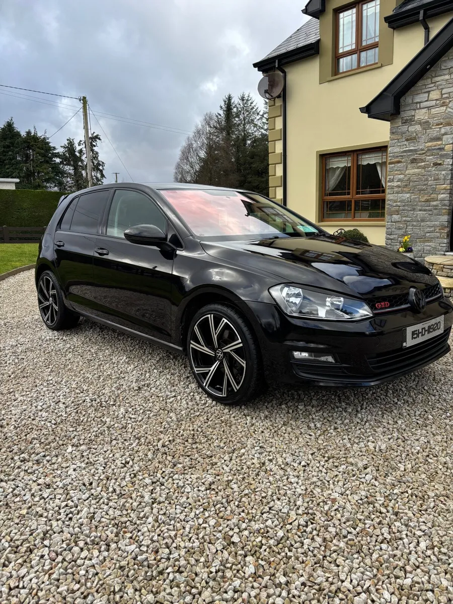 Volkswagen Golf 2015 - Image 1