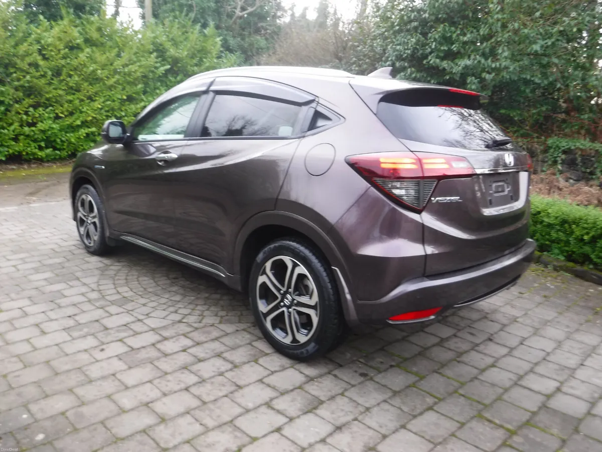HONDA VEZEL 1.5 AUTO HYBRID HIGH SPEC - Image 4