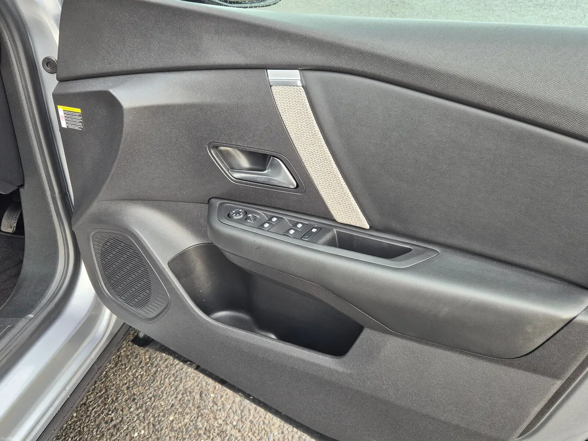 2022 Citroen C4  FEEL PACK BLUEHDI - Image 4