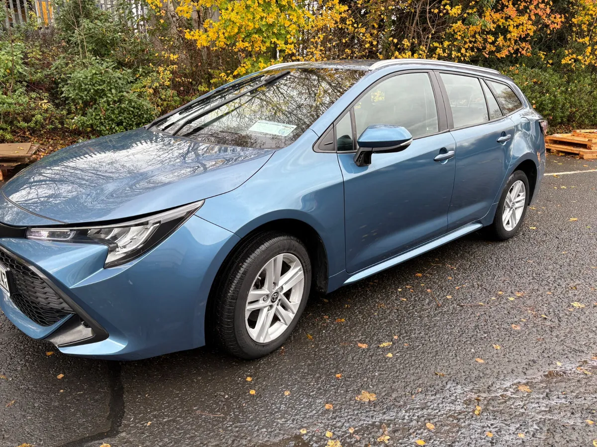 TOYOTA COROLLA/2022/IRISH CAR / 1.8 PETROL HYBRID - Image 2