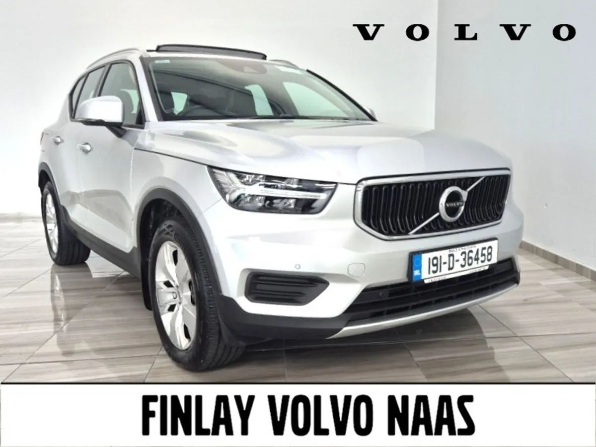 Volvo XC40 T3 (163hp) Momentum 1 year warranty - Image 1