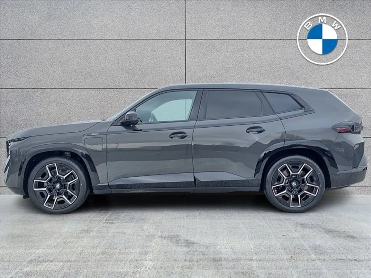 BMW XM XM 50e - Image 3