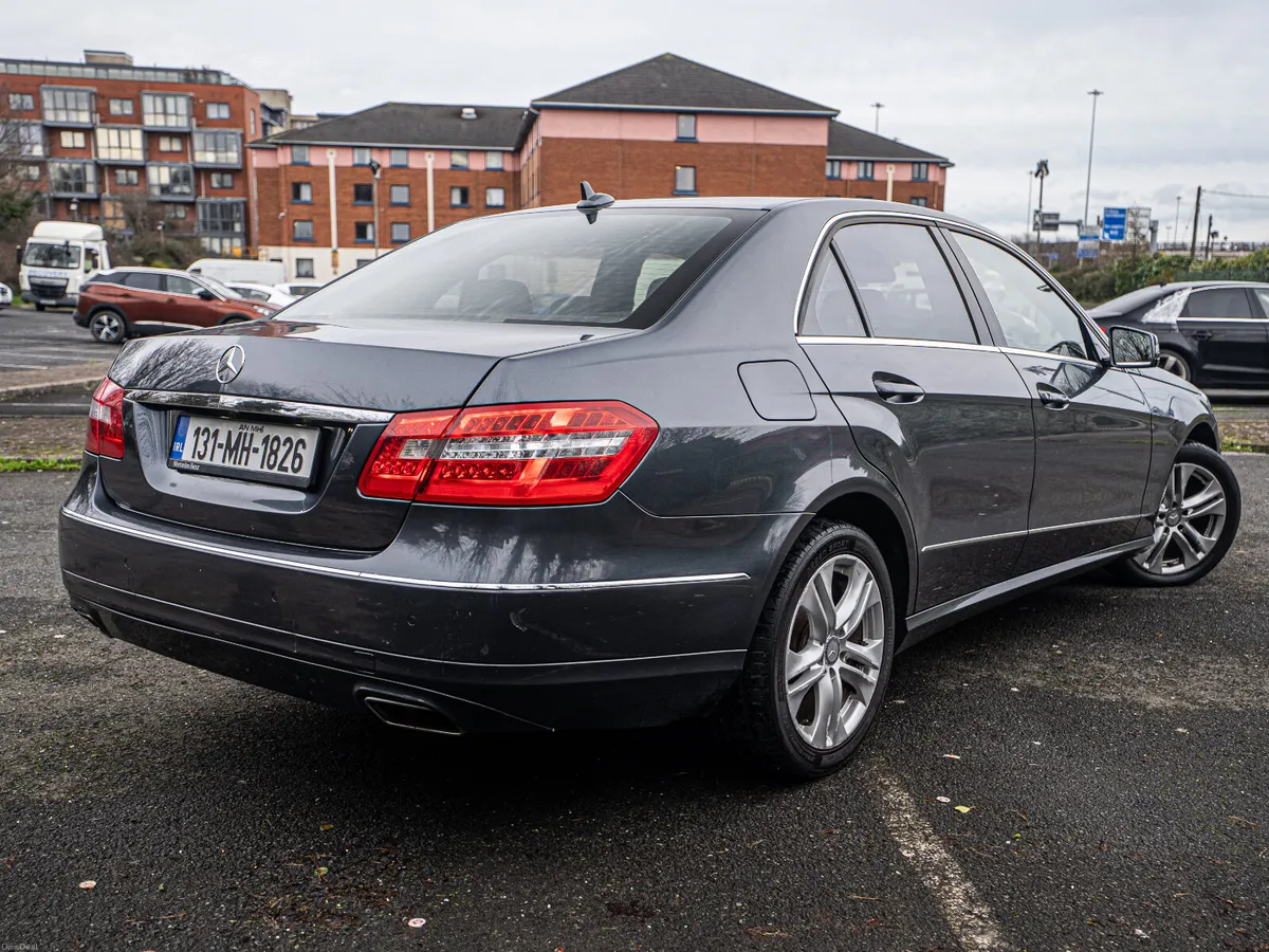 Mercedes-Benz E-Class 2013 - Image 2