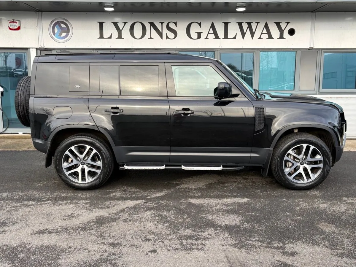 Land Rover Defender Plug in Hybrid / Low Mileage W - Image 5