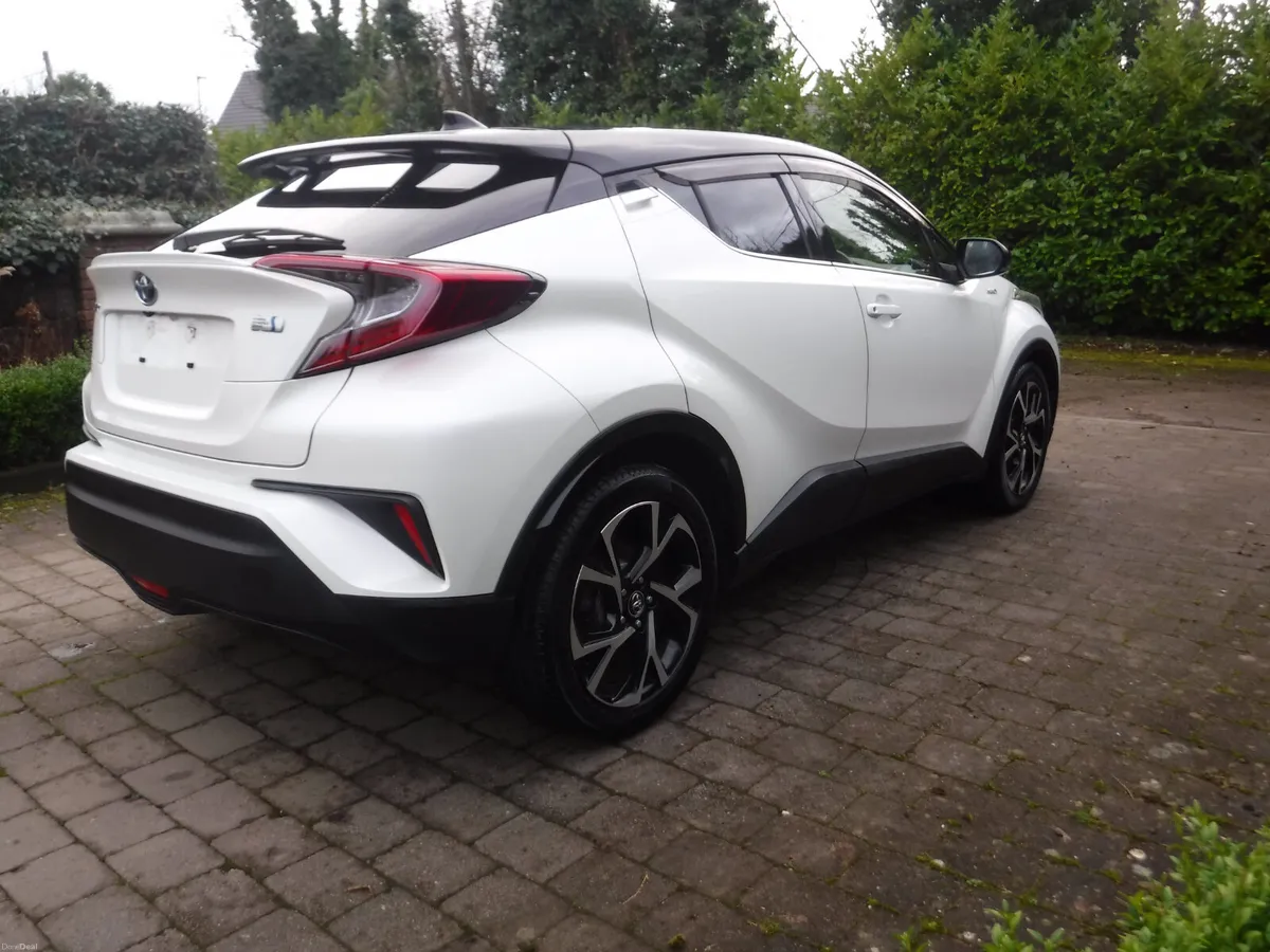 TOYOTA CH-R 1.8 AUTO HYBRID HIGH SPEC LOW MILES - Image 4
