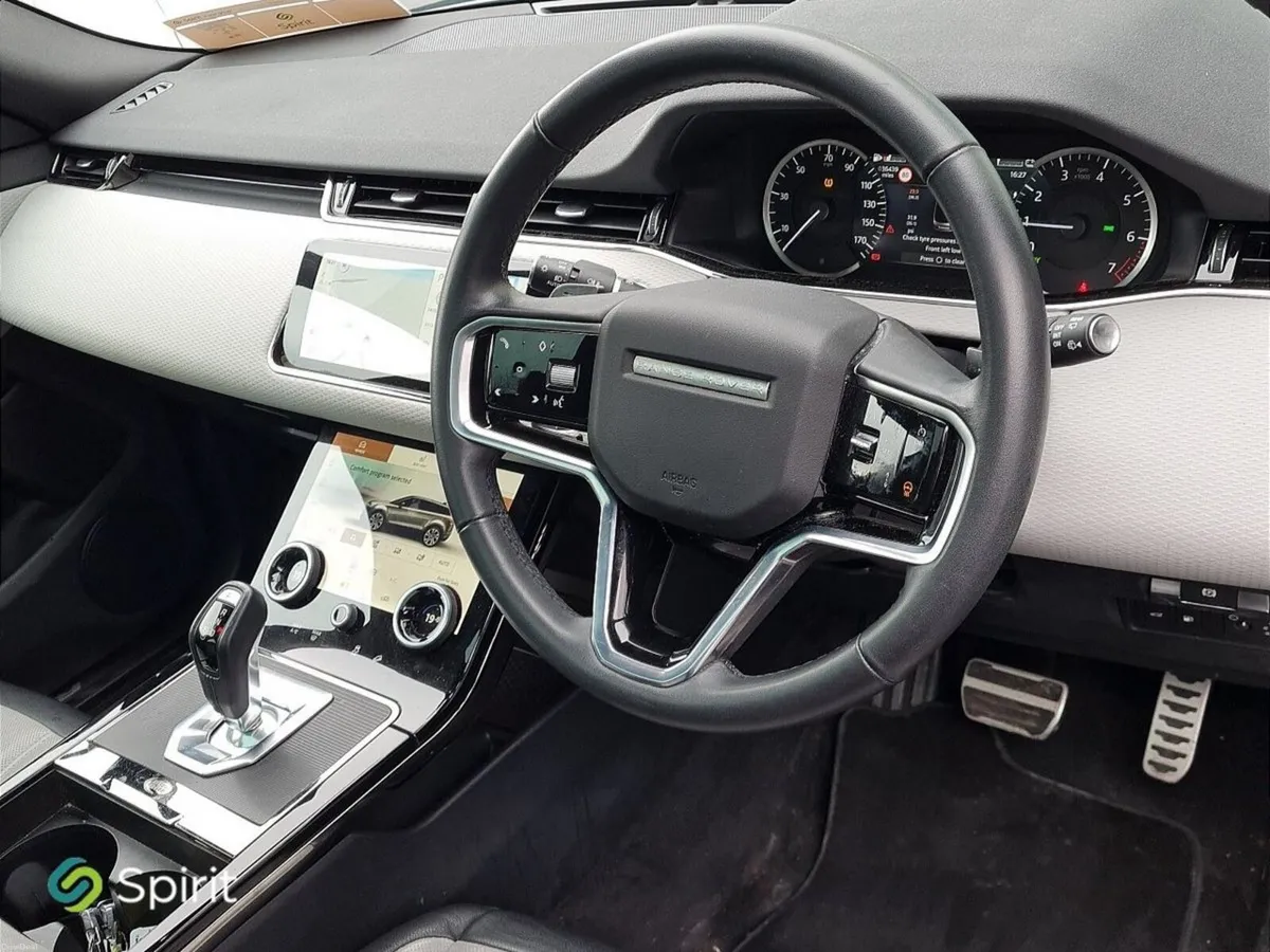 Land Rover Range Rover Evoque R-DYNAMIC GLASS ROOF - Image 4