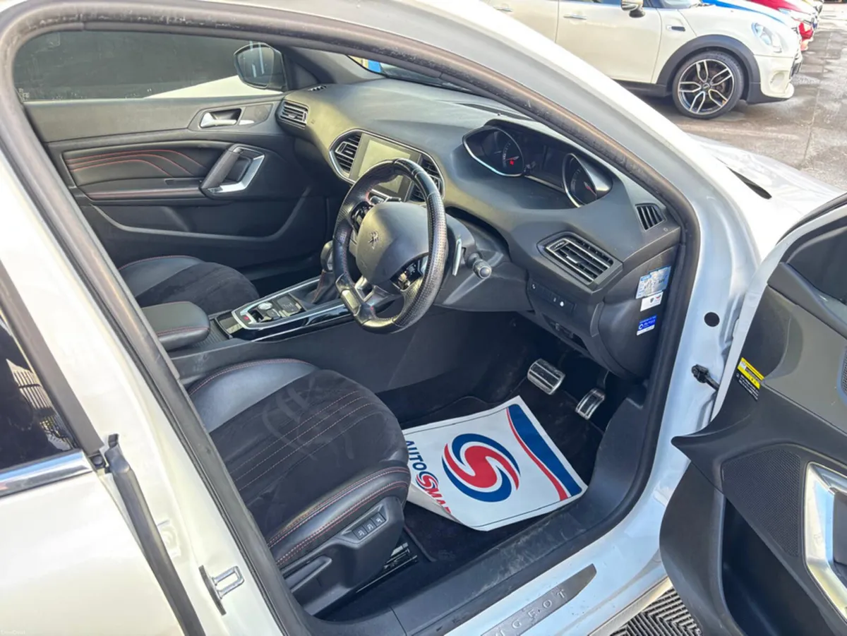 Peugeot 308 Peugeot 308 Gt-line 1.2 petrol, auto, - Image 4
