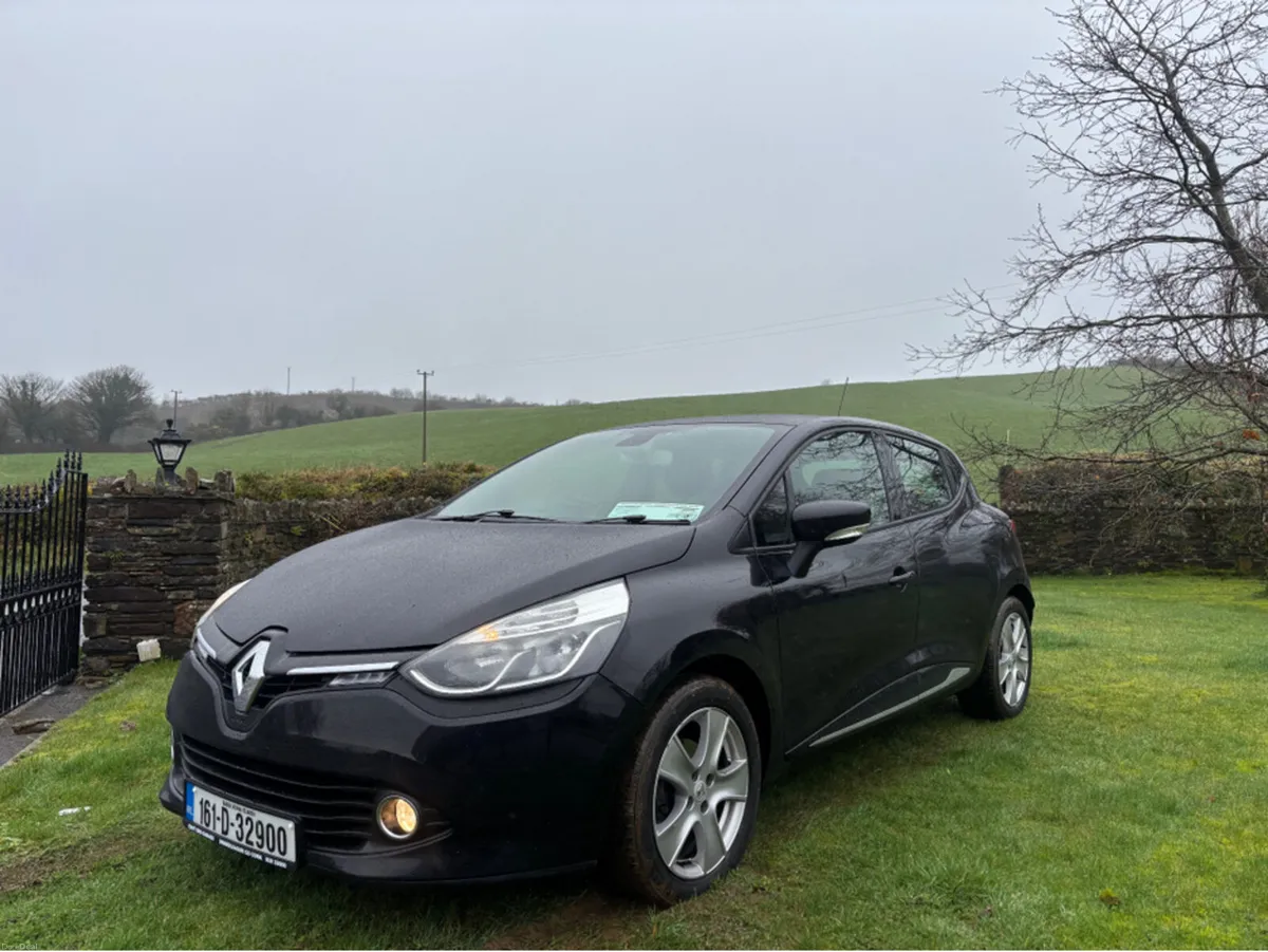Renault Clio IV DYNAMIQUE NAV 1.2 PETR 4DR - Image 2