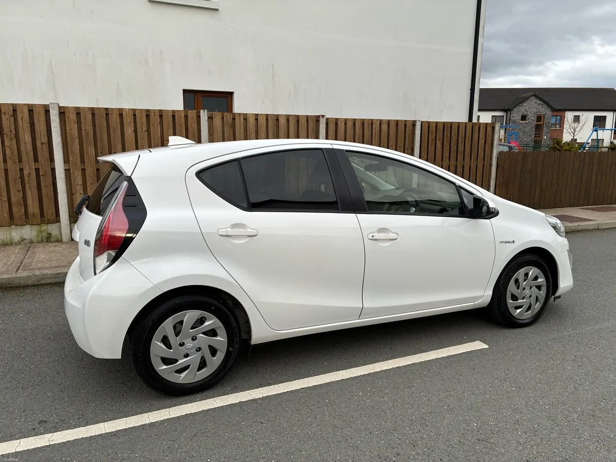 2017 Toyota Aqua Auto 1.4petrol-Hybrid Nct 05/27 - Image 2