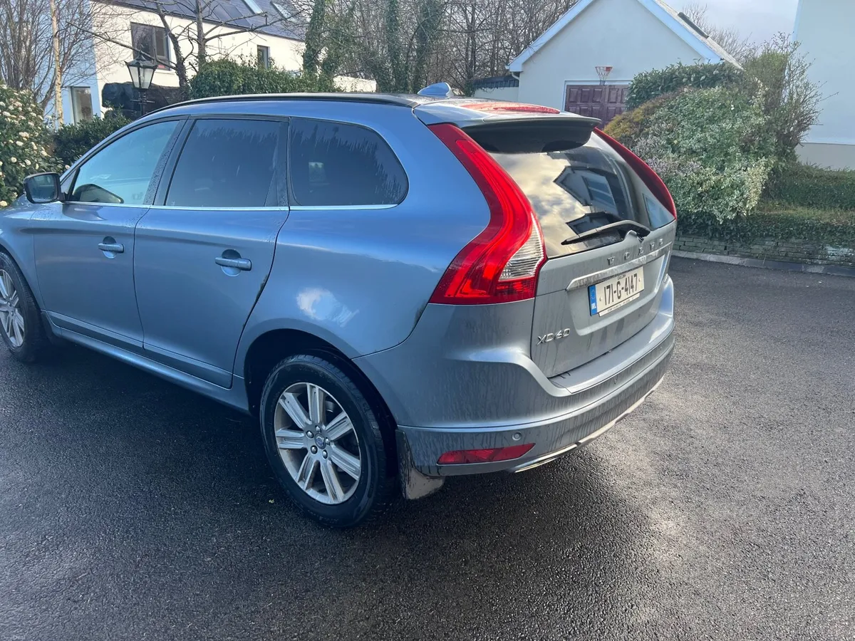 Volvo XC60 2017 - Image 4