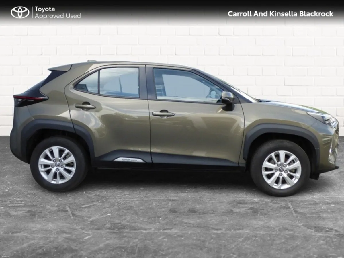 Toyota Yaris Cross Hybrid Luna - Image 3