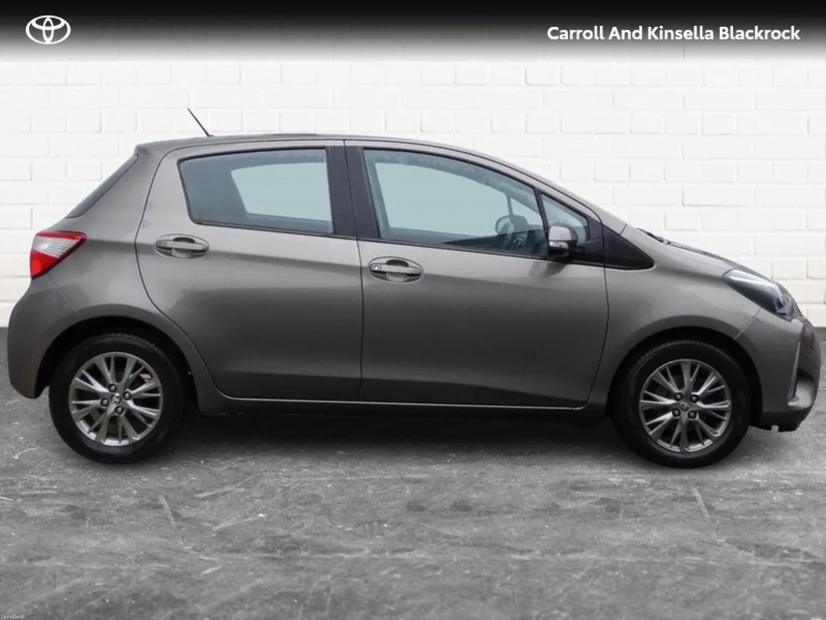 Toyota Yaris 1.0 Luna Manual - Image 3