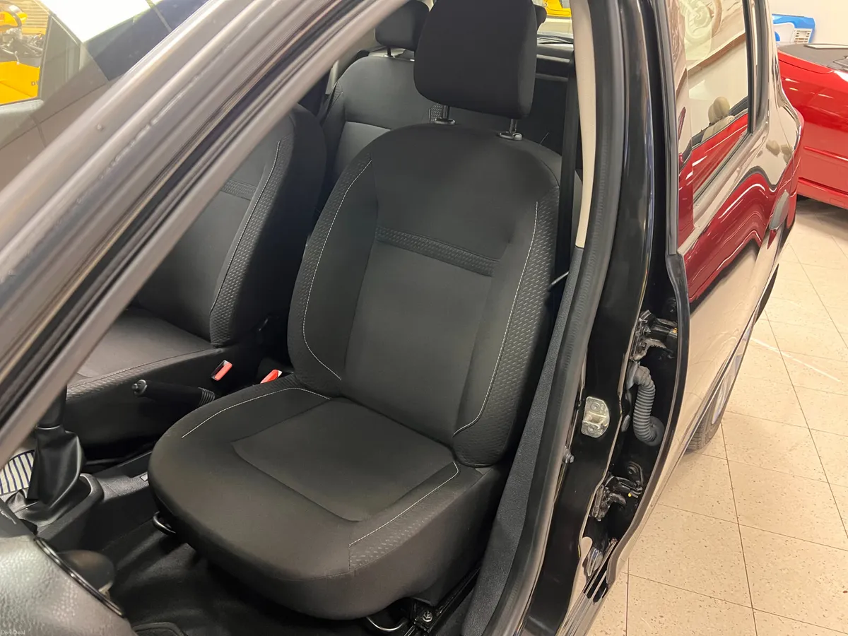 Only 39,000 Kms Low Kms As New 2020 Dacia Sandero - Image 3