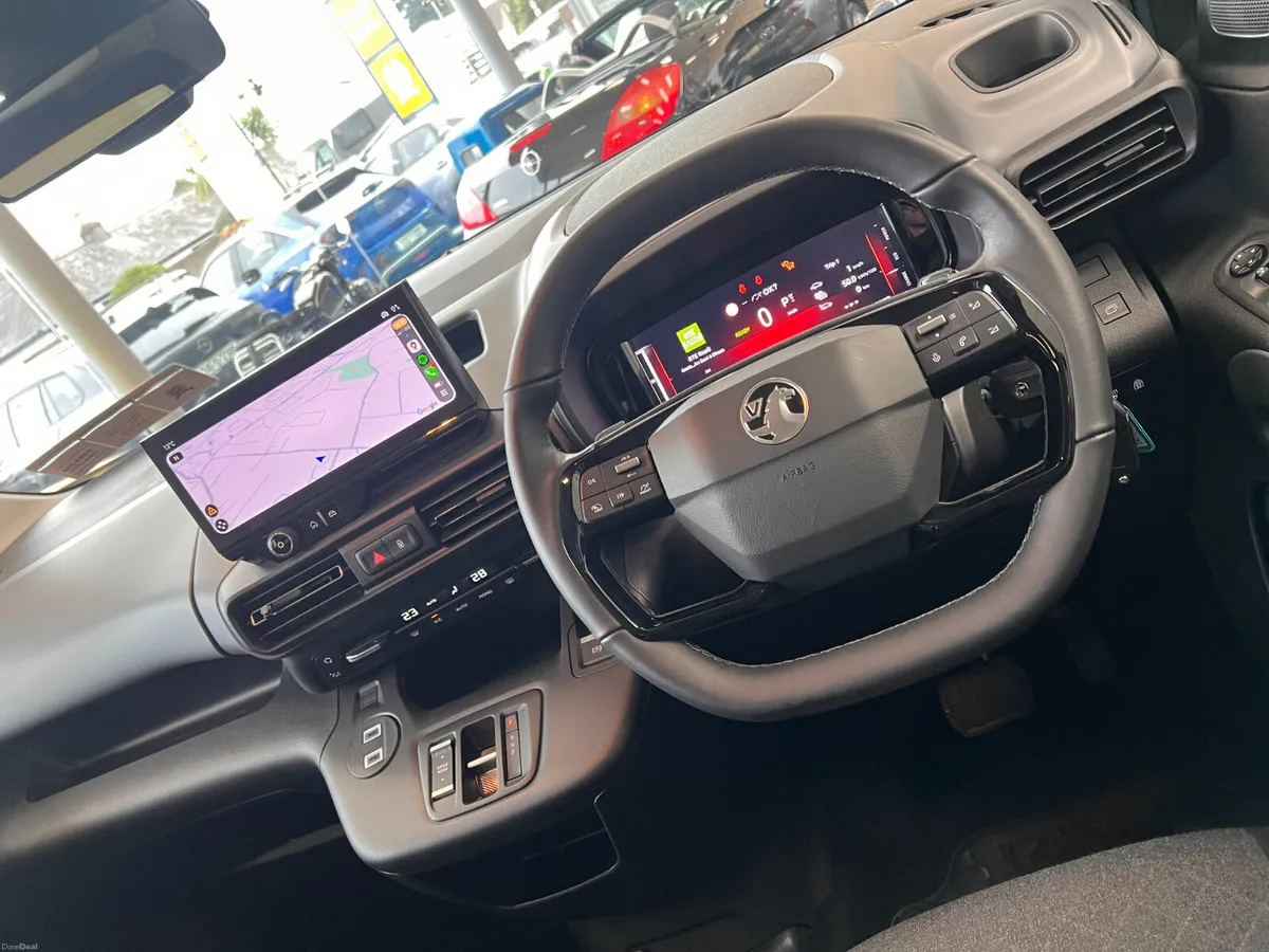 5 Seat Only 2700 Kms ULTIMATE Spec As Brand New - Image 4