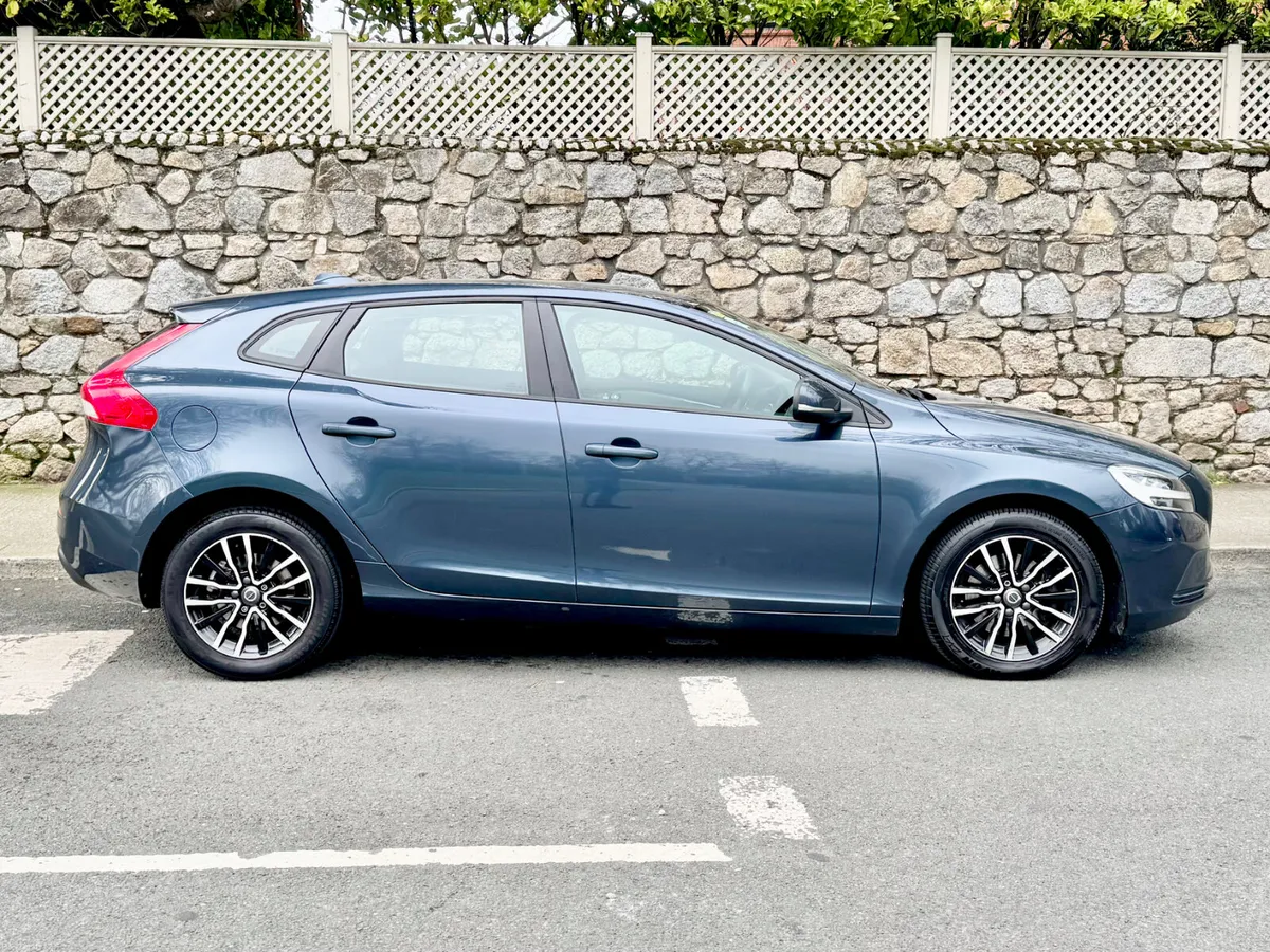 Volvo V40 2017!! MOMENTUM!!ONLY 44K MLS!!! - Image 3