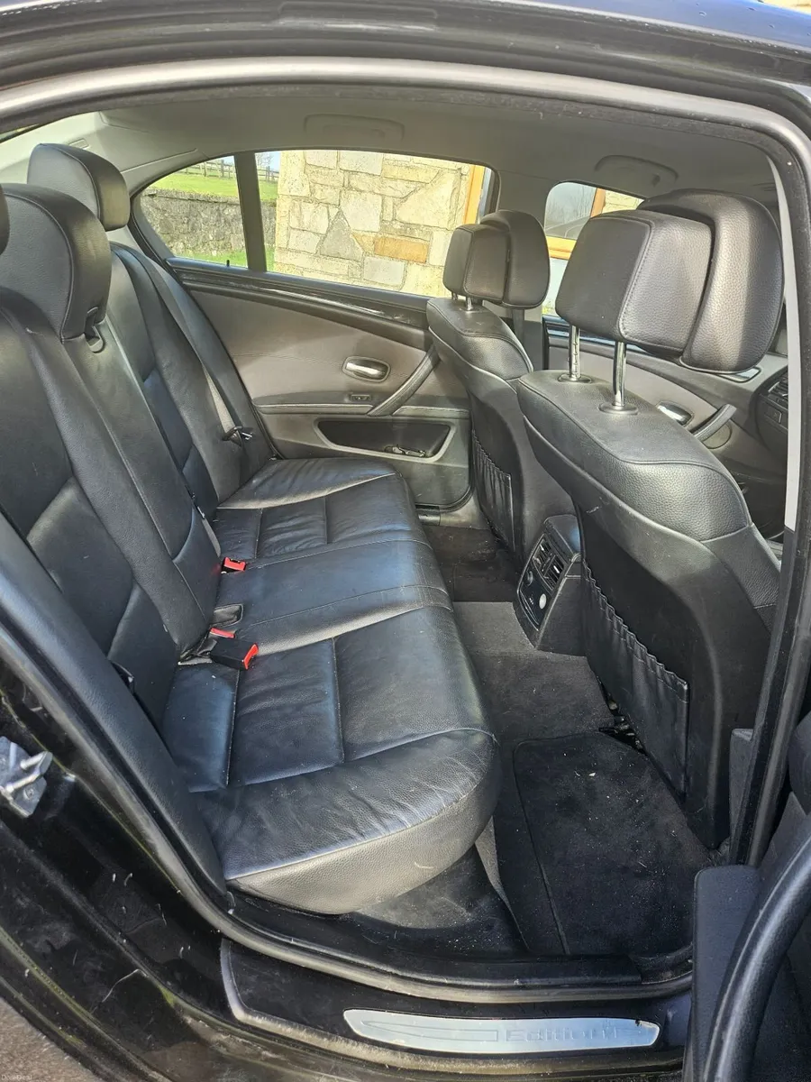 BMW 5-Series 2010 - Image 3