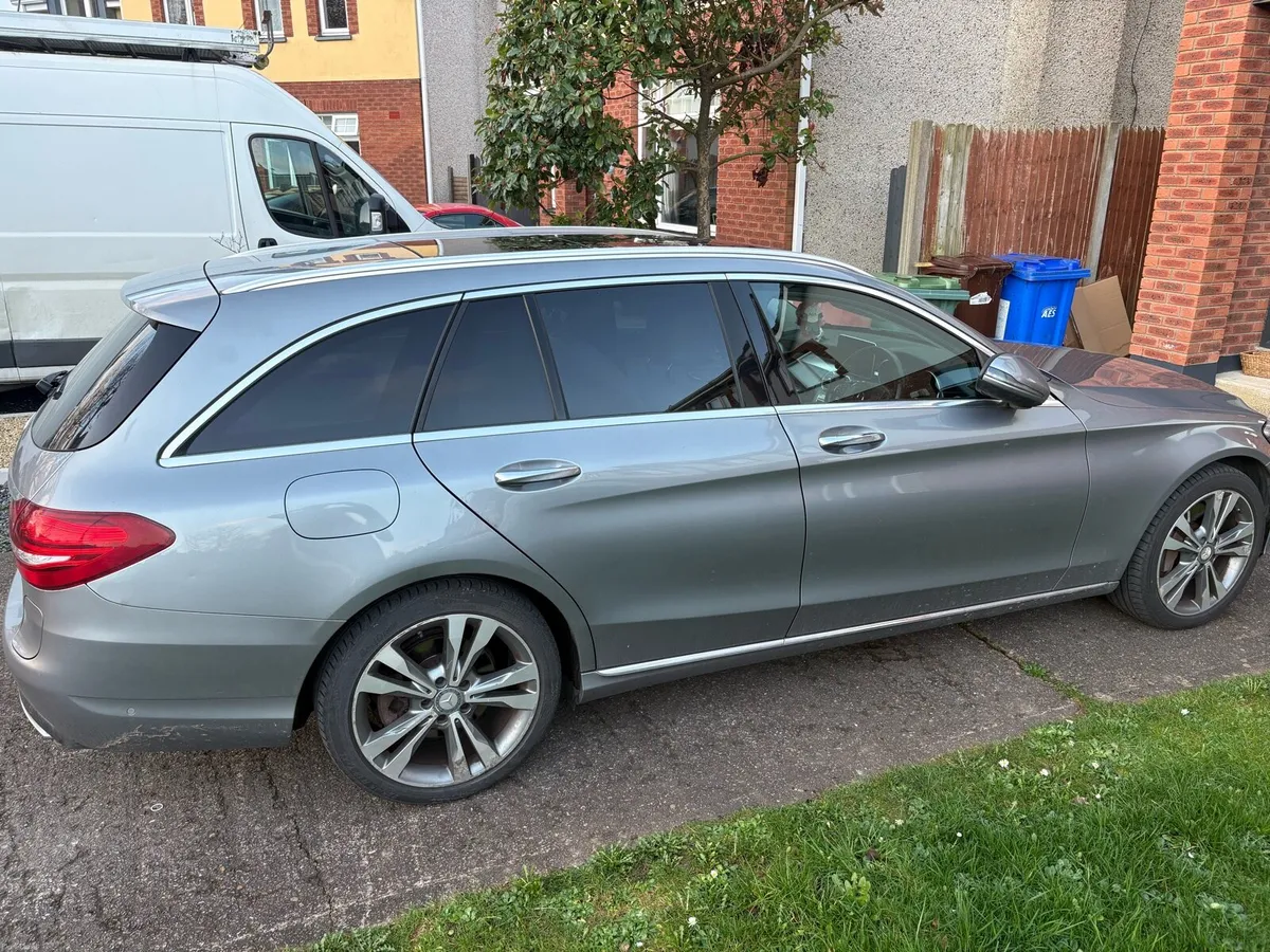 Mercedes C350e Sport Premium Plus - Image 4