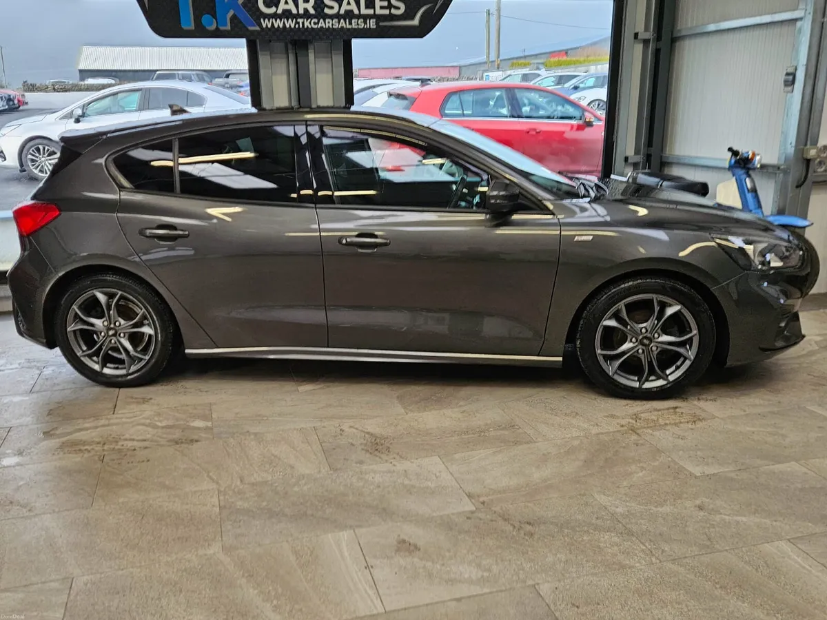 Ford Focus 2019 - Image 2