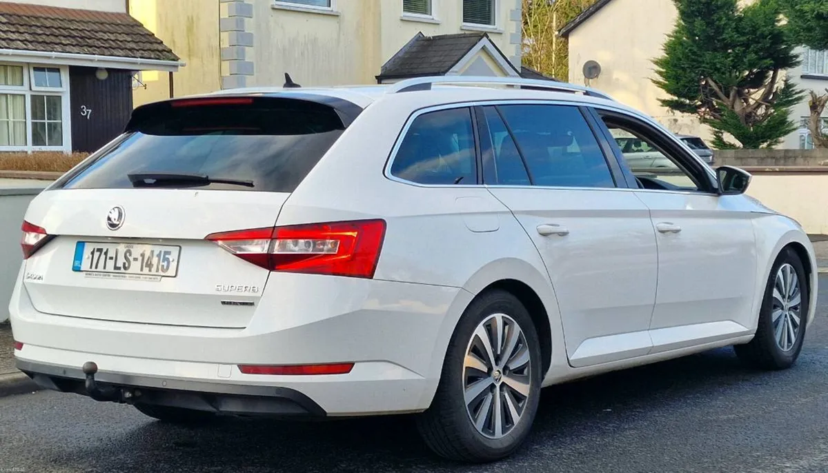 SKODA SUPERB 1.6 TDI 2017 - Image 4