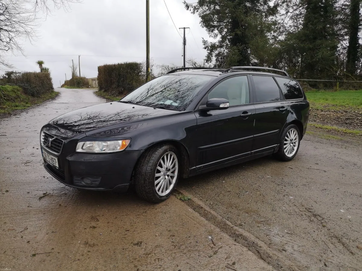 Volvo V50 2008 - Image 1