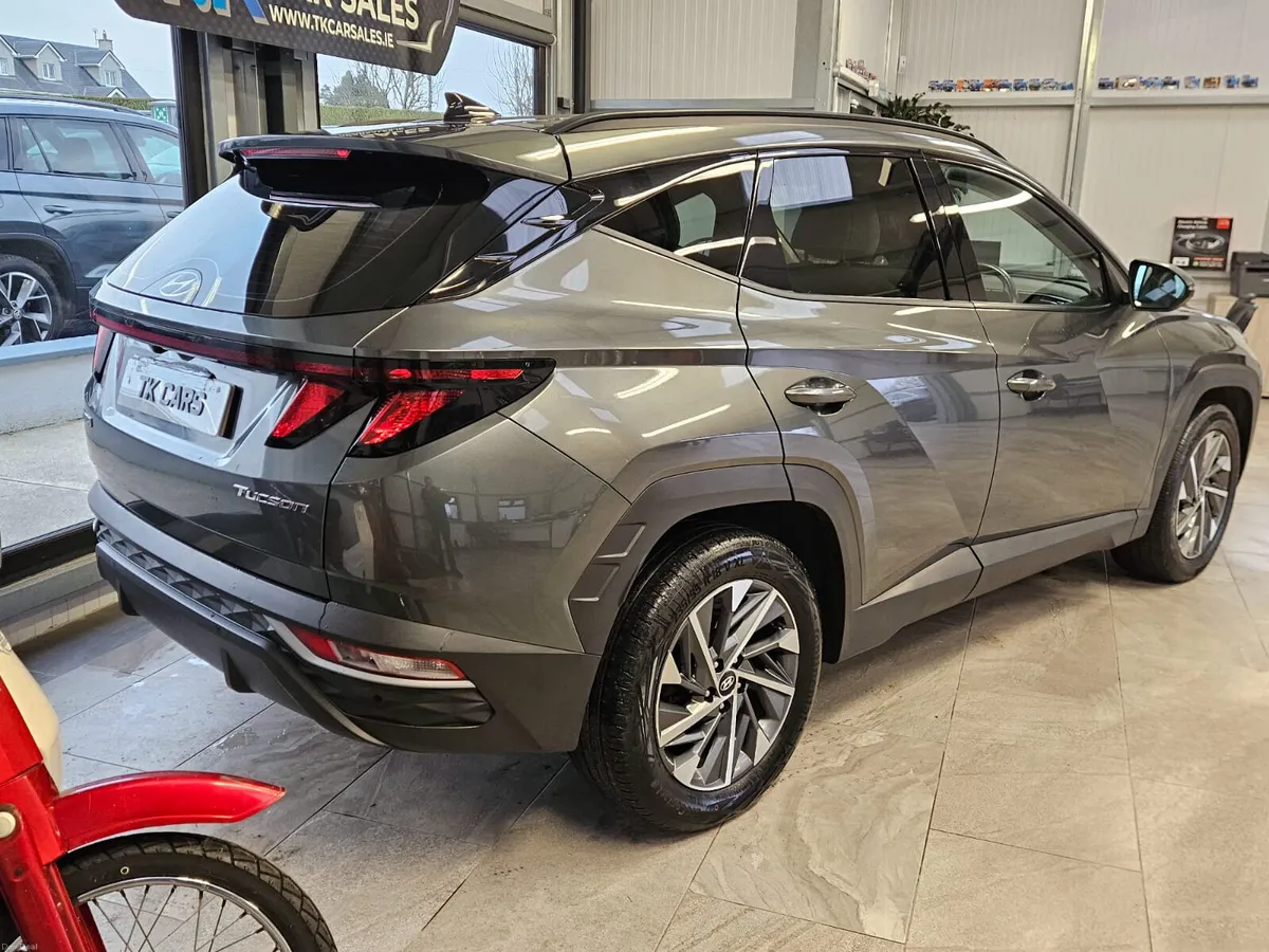 212 HYUNDAI TUCSON EXECUTIVE - Image 2