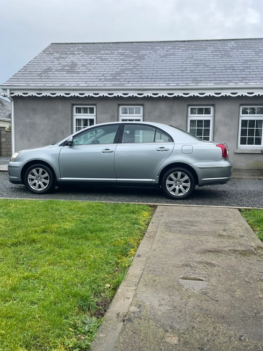2009 Toyota Avensis - Image 2