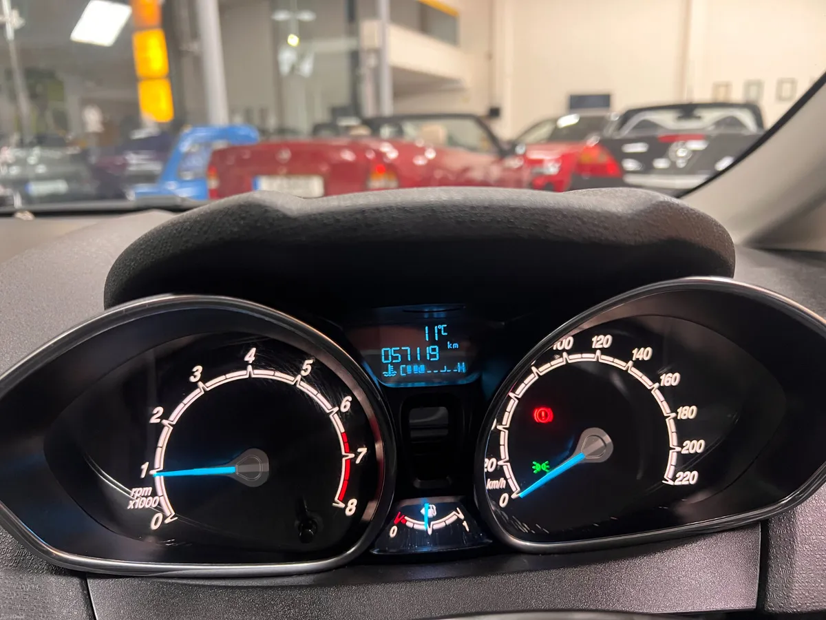 *ONLY 57,000KMS* ZETEC 1.25 5 Door **Ultra Low KMs - Image 4