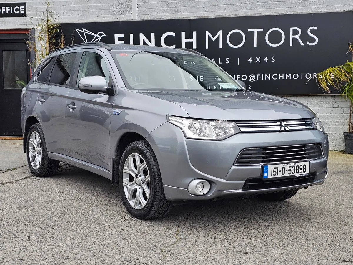 MITSUBISHI OUTLANDER PHEV 4X4 // LOW MILEAGE - Image 1