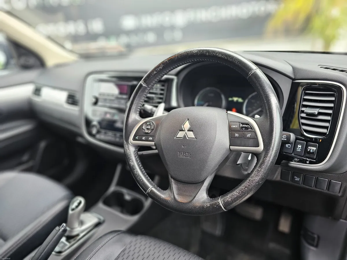 MITSUBISHI OUTLANDER PHEV 4X4 // LOW MILEAGE - Image 6