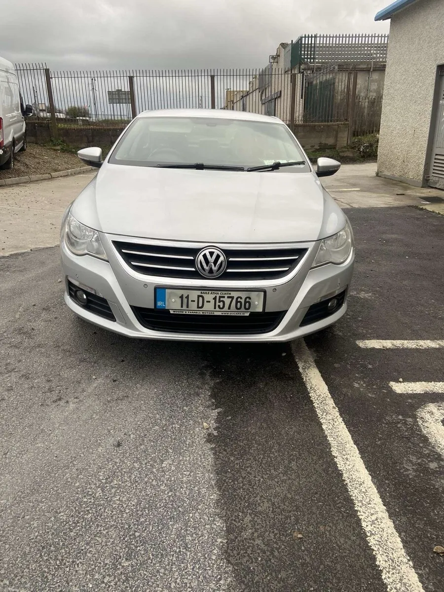 2011 Volkswagen Passat cc - Image 2