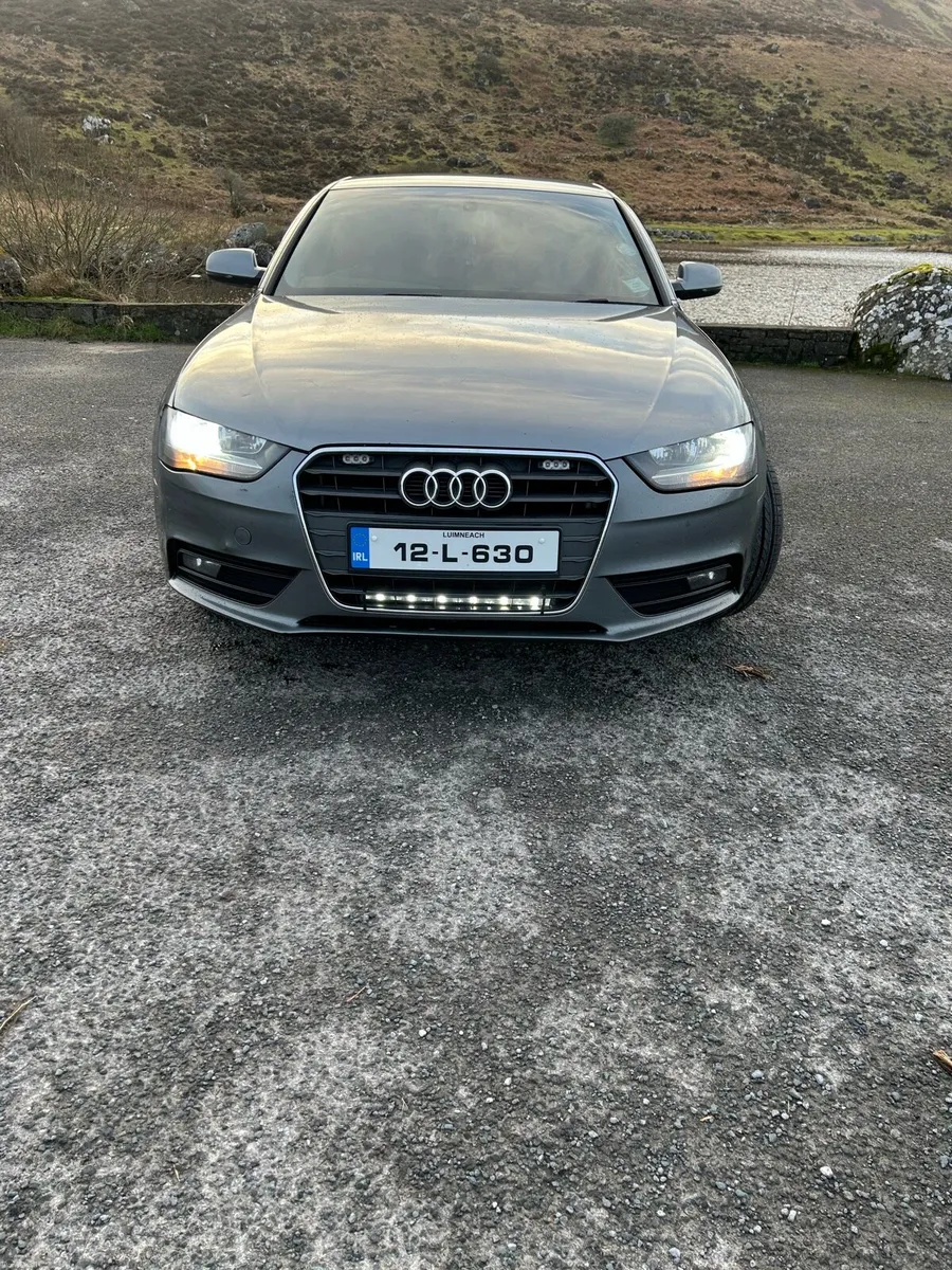 2012 Audi a4 - Image 2