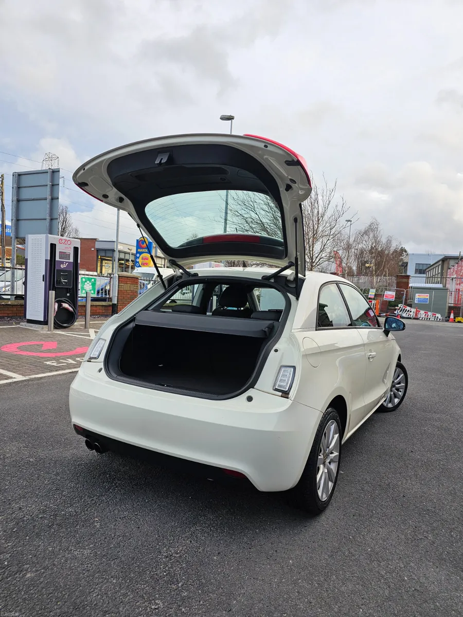 Audi A1 S-Stronic 2013 - Image 2