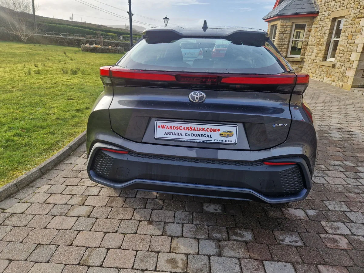 Toyota C-HR 2024 - Image 2