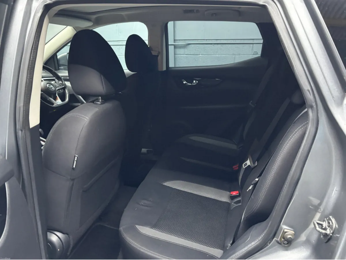 Nissan Qashqai 1.5 SV 18 4DR - Image 3