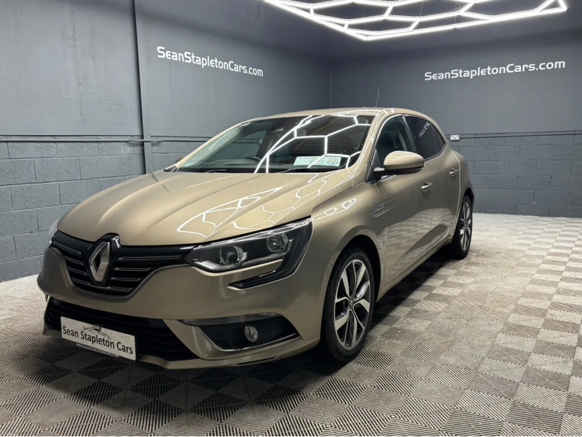 Renault Megane DYNAMIQUE S NAV DCI 110 4DR - Image 1