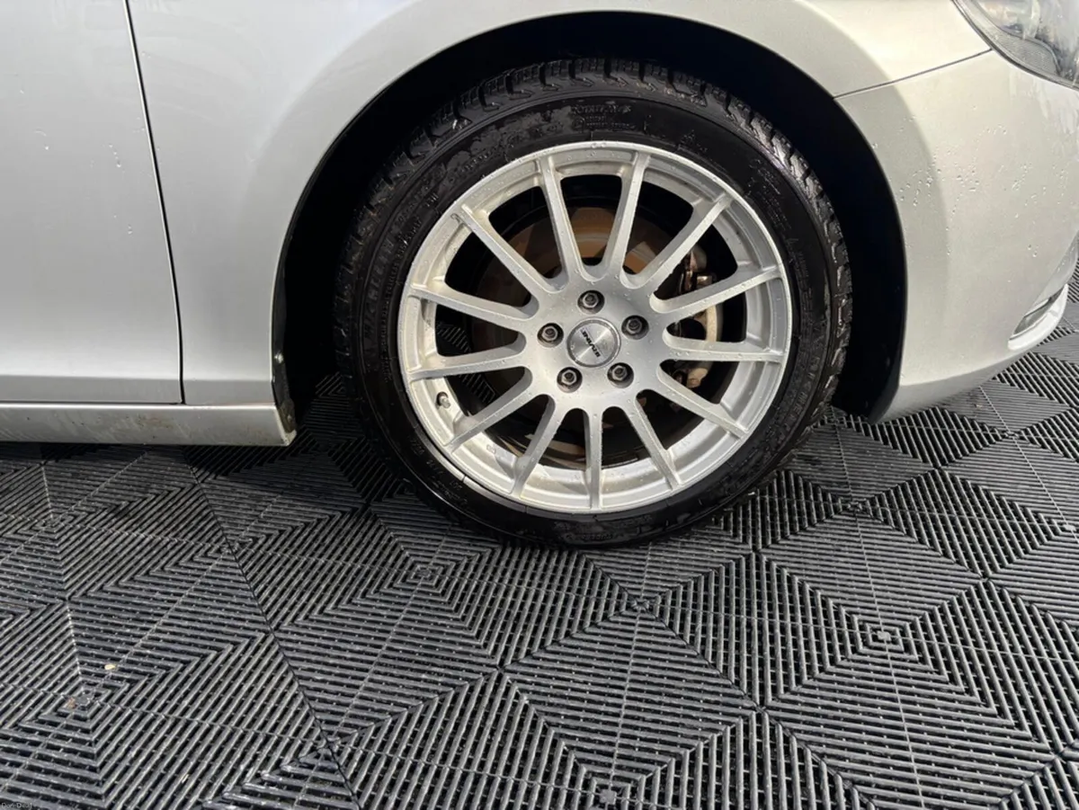 Volvo V40 Volvo V40 1.6 petrol, auto, fully loaded - Image 3