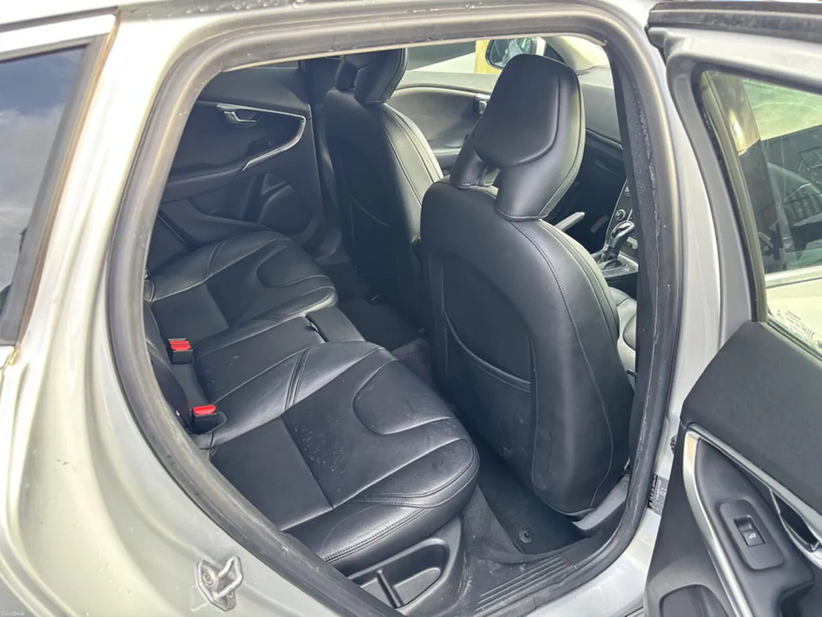Volvo V40 Volvo V40 1.6 petrol, auto, fully loaded - Image 6
