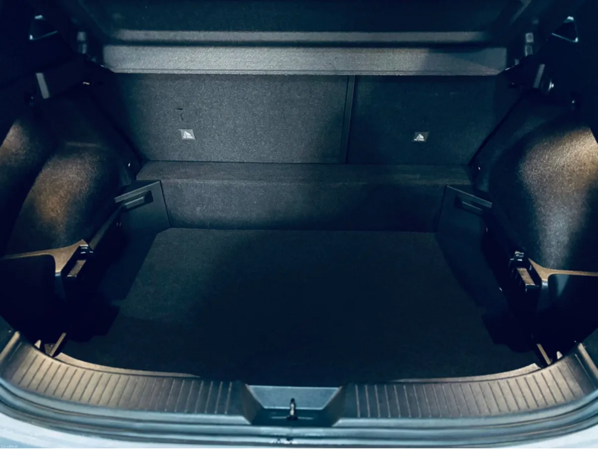 Nissan Qashqai 1.3 HYB SV PREMIUM MY2 - Image 4