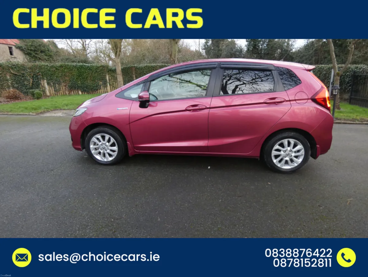 Honda Fit 1.5 AUTO HYBRID ONLY 49000 KM - Image 4
